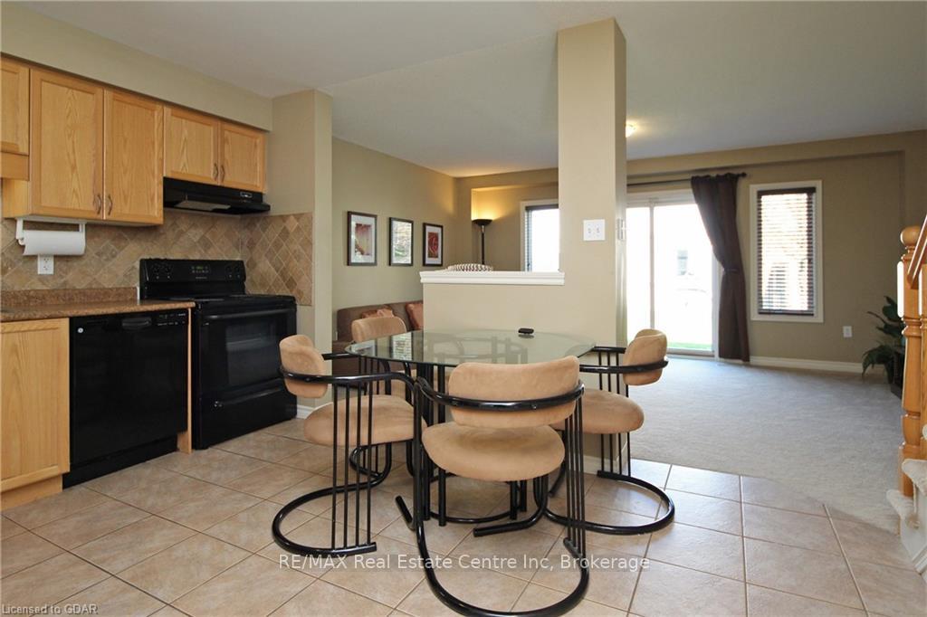Photo 6 of Unit 4, 30 Vaughan Street, Guelph, Clairfields/Hanlon Business Park — HOMEH