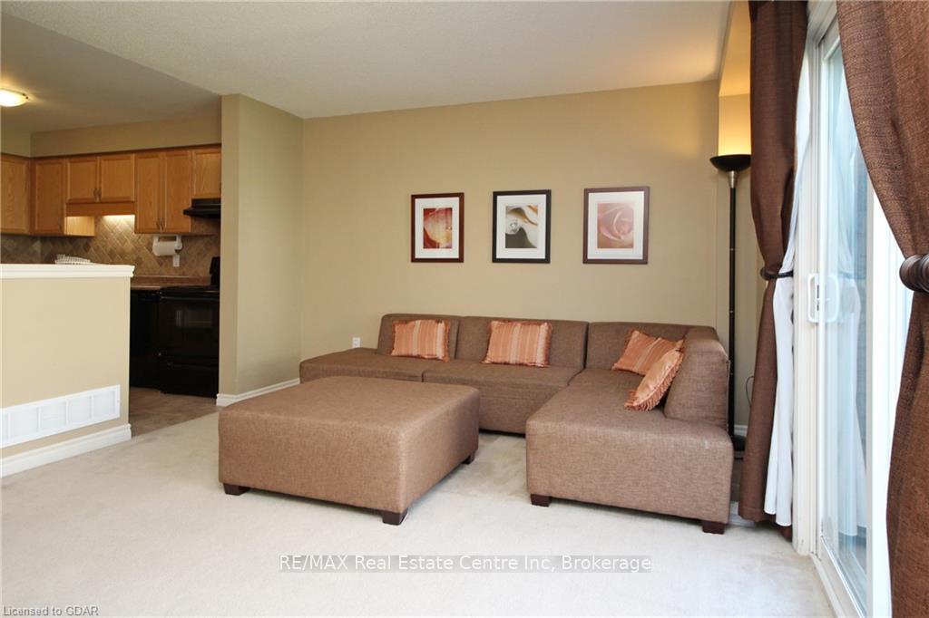 Photo 8 of Unit 4, 30 Vaughan Street, Guelph, Clairfields/Hanlon Business Park — HOMEH