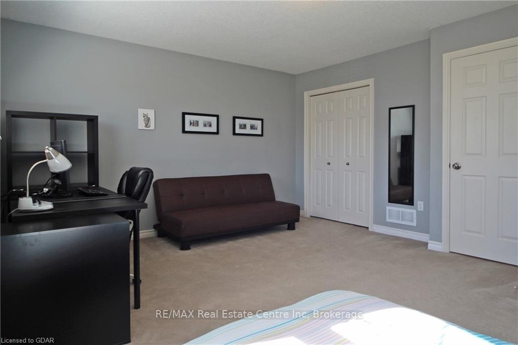 Photo 14 of Unit 4, 30 Vaughan Street, Guelph, Clairfields/Hanlon Business Park — HOMEH