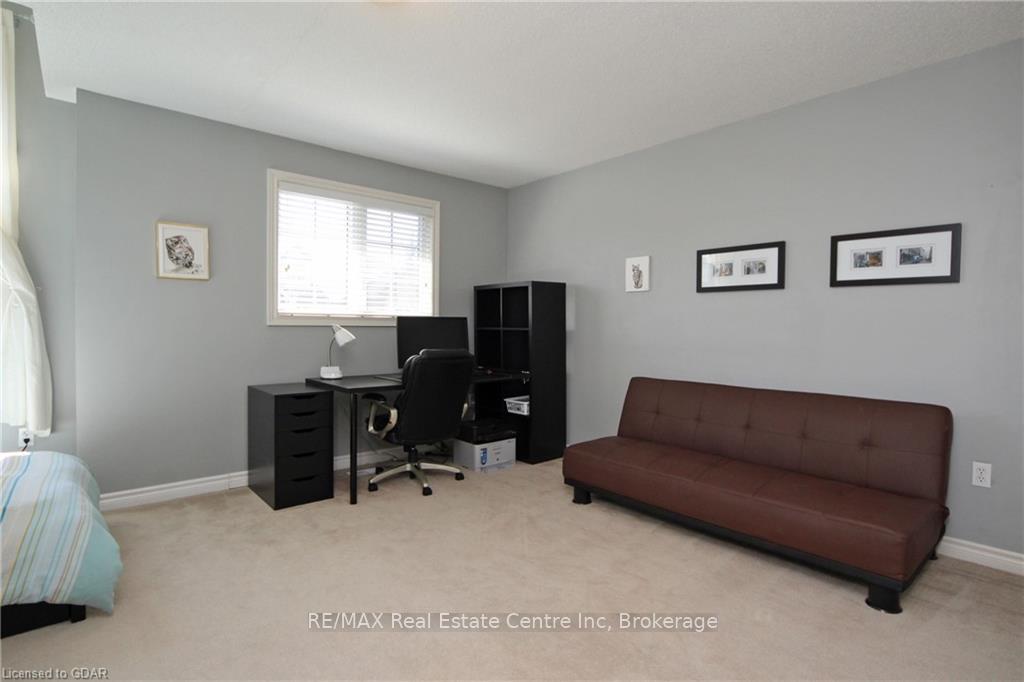 Photo 15 of Unit 4, 30 Vaughan Street, Guelph, Clairfields/Hanlon Business Park — HOMEH
