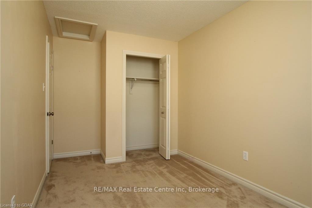 Photo 16 of Unit 4, 30 Vaughan Street, Guelph, Clairfields/Hanlon Business Park — HOMEH