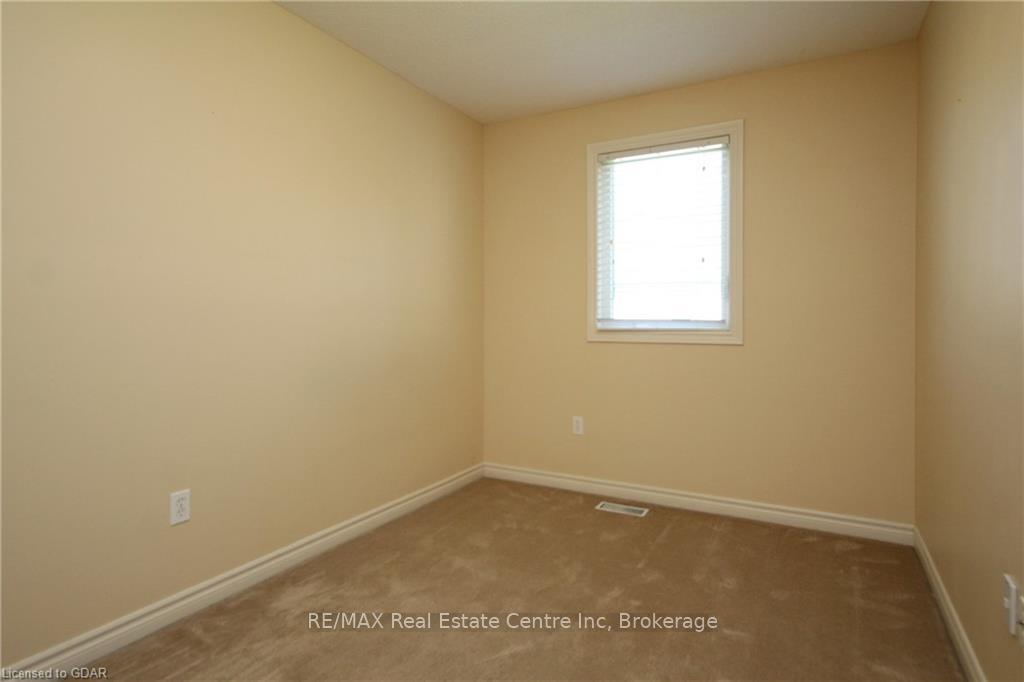 Photo 17 of Unit 4, 30 Vaughan Street, Guelph, Clairfields/Hanlon Business Park — HOMEH