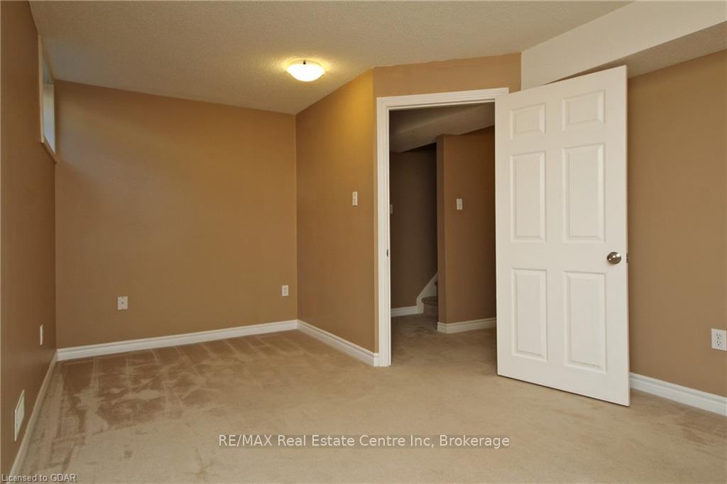 Photo 23 of Unit 4, 30 Vaughan Street, Guelph, Clairfields/Hanlon Business Park — HOMEH
