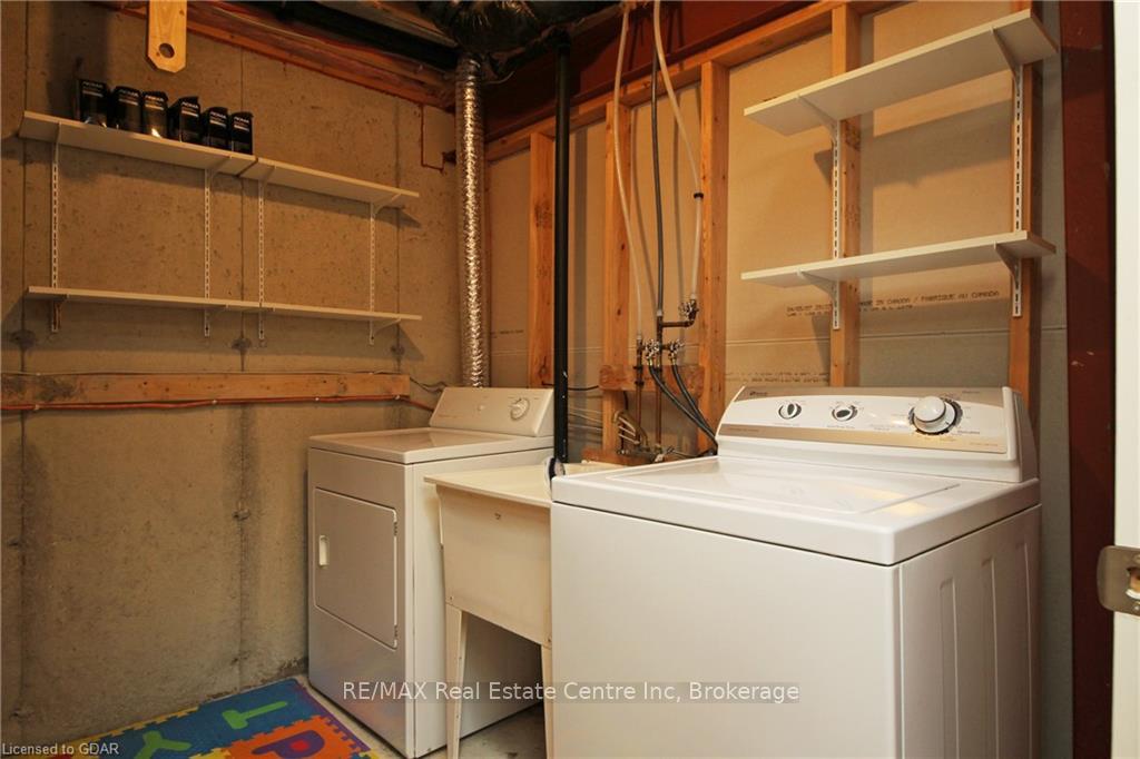 Photo 26 of Unit 4, 30 Vaughan Street, Guelph, Clairfields/Hanlon Business Park — HOMEH