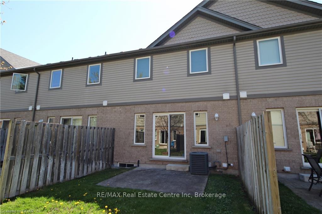 Photo 27 of Unit 4, 30 Vaughan Street, Guelph, Clairfields/Hanlon Business Park — HOMEH