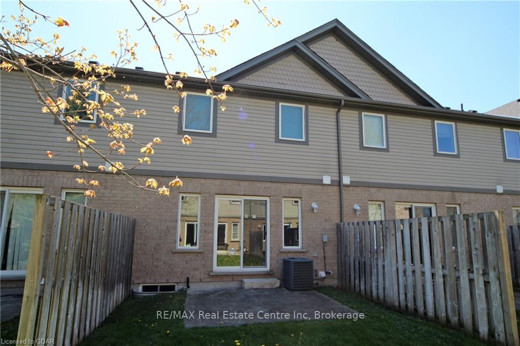 Photo 28 of Unit 4, 30 Vaughan Street, Guelph, Clairfields/Hanlon Business Park — HOMEH