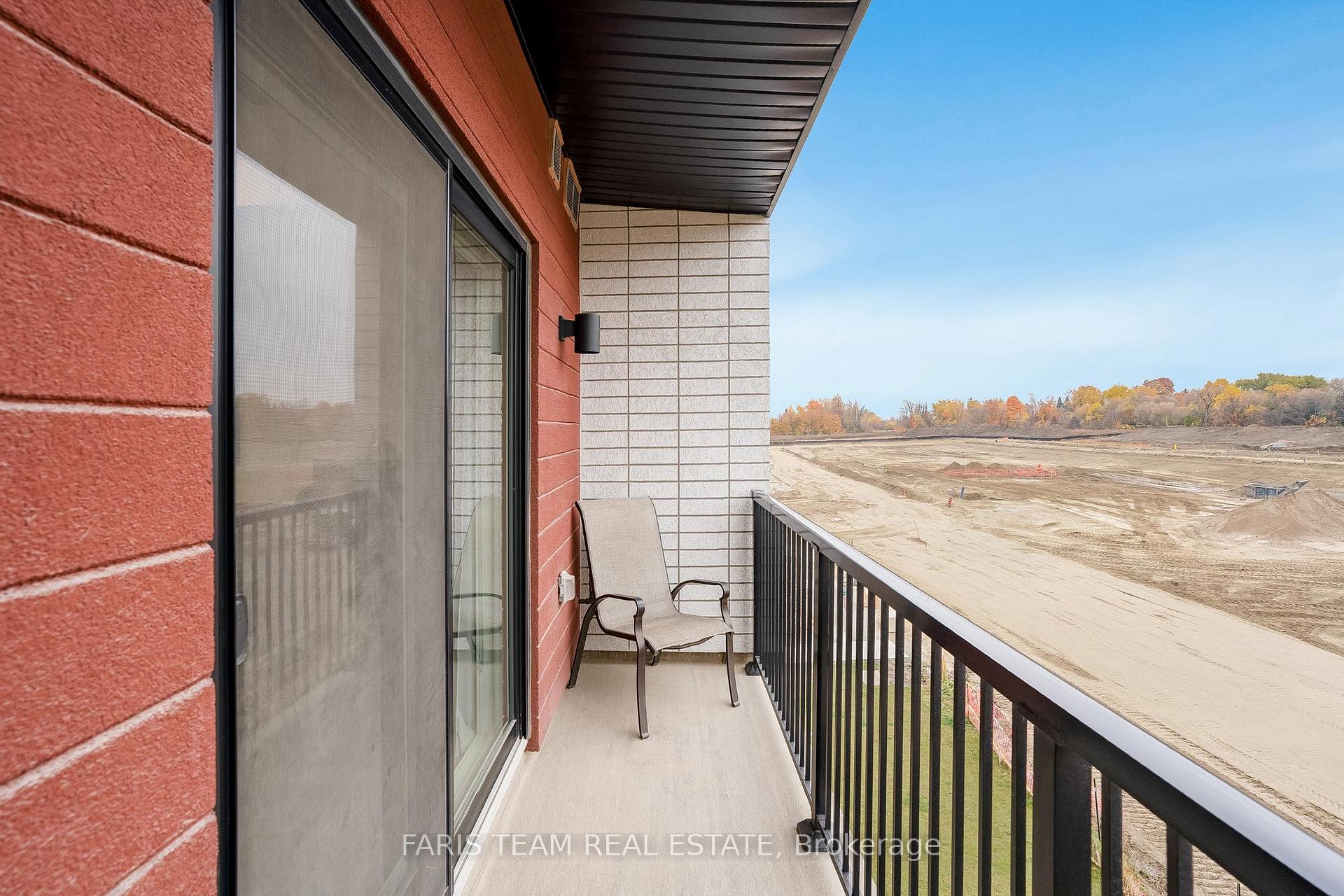 Photo 9 of Unit 310, 10 Culinary Lane, Barrie, Innis-Shore — HOMEH