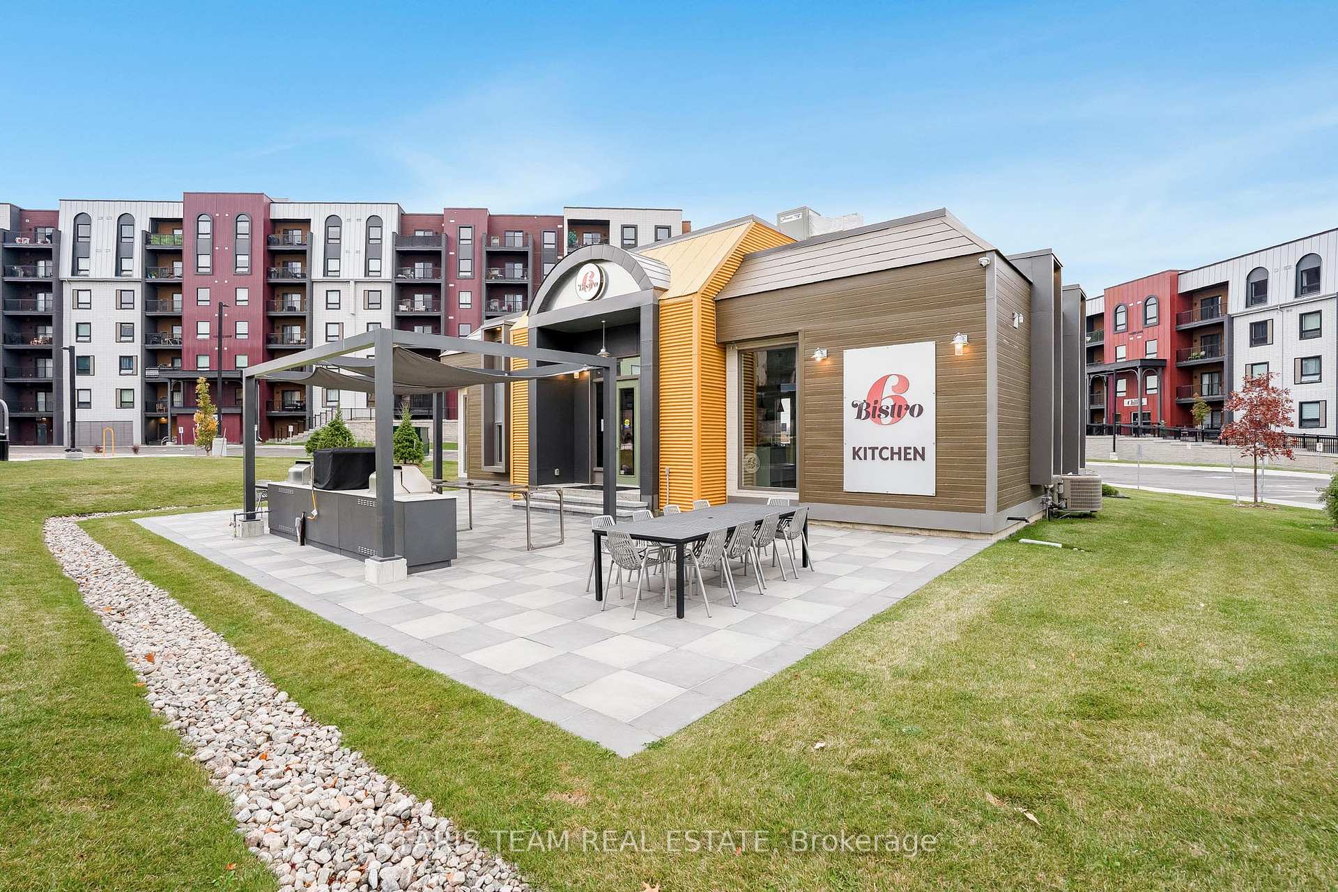 Photo 10 of Unit 310, 10 Culinary Lane, Barrie, Innis-Shore — HOMEH