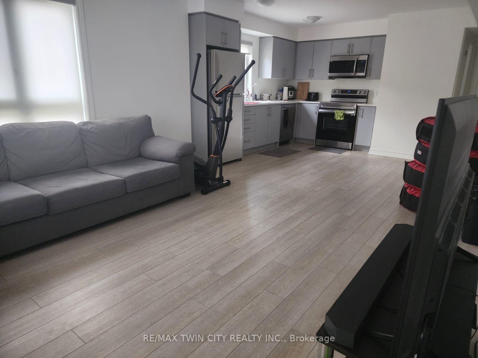 Photo 4 of Unit 33, 235 Chapel Hill Drive, Kitchener — HOMEH