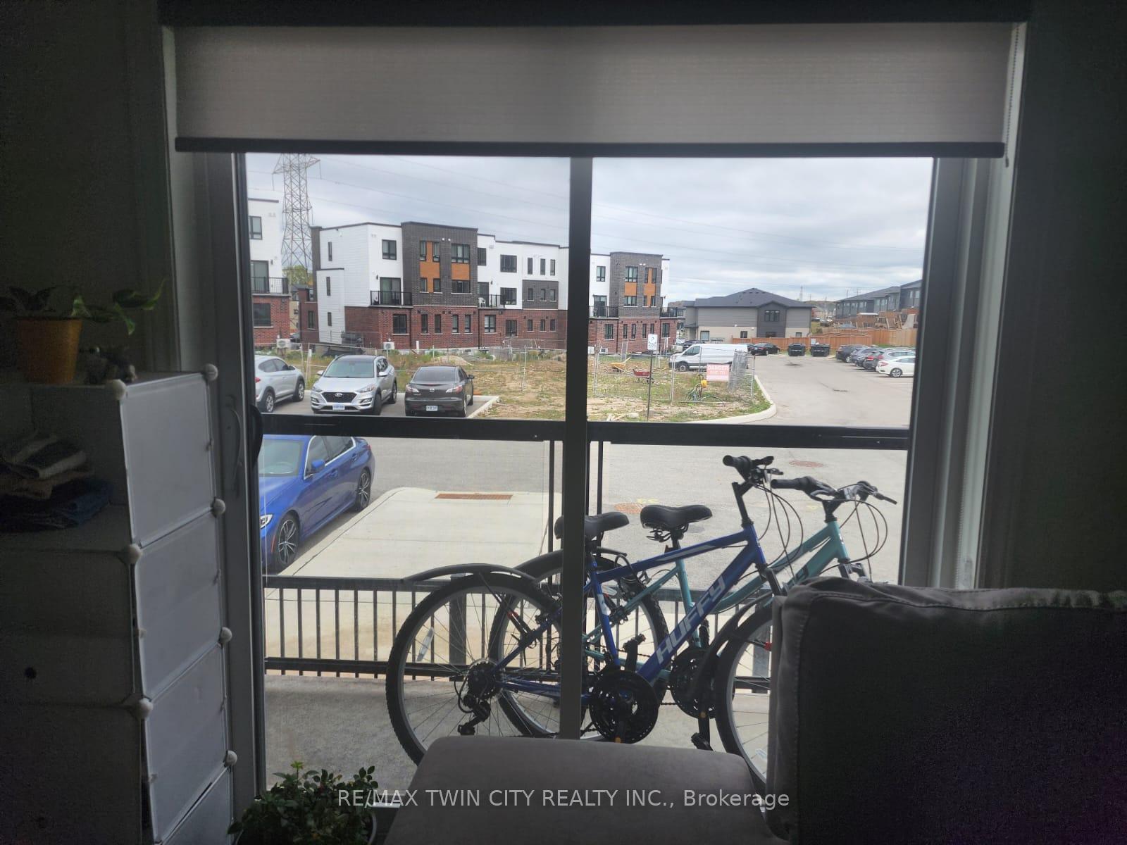 Photo 7 of Unit 33, 235 Chapel Hill Drive, Kitchener — HOMEH
