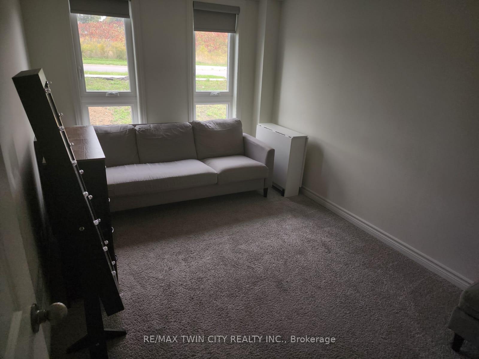 Photo 10 of Unit 33, 235 Chapel Hill Drive, Kitchener — HOMEH