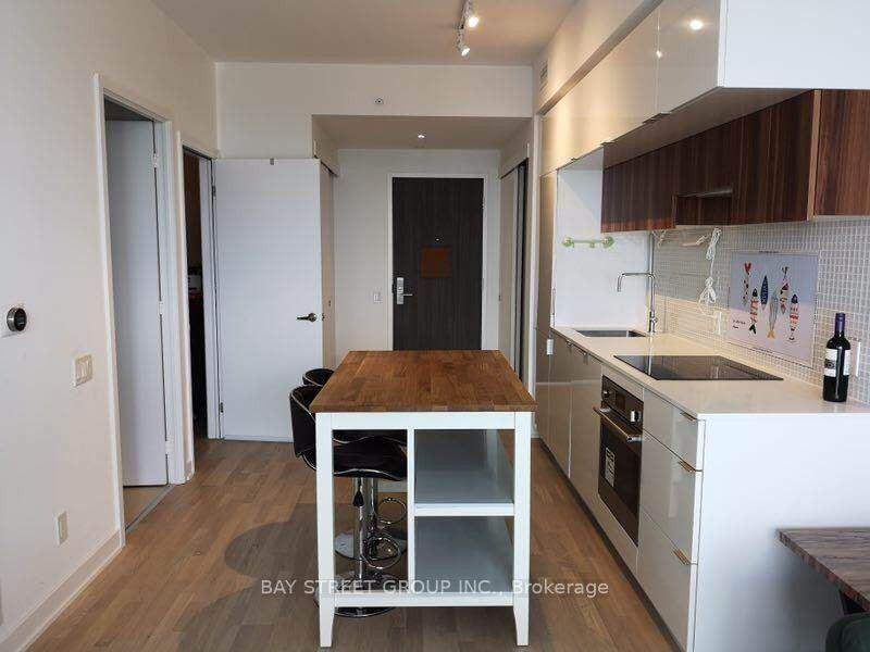 Photo 4 of Unit 1908, 185 Roehampton Avenue, Toronto, Mount Pleasant West — HOMEH