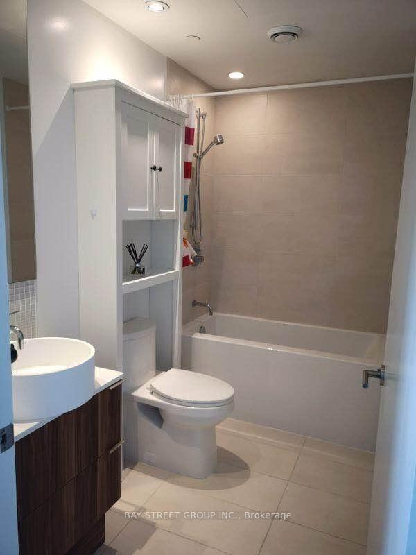 Photo 6 of Unit 1908, 185 Roehampton Avenue, Toronto, Mount Pleasant West — HOMEH