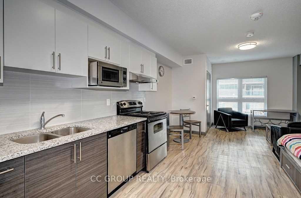 Front of Unit 1610, 258A Sunview Street
