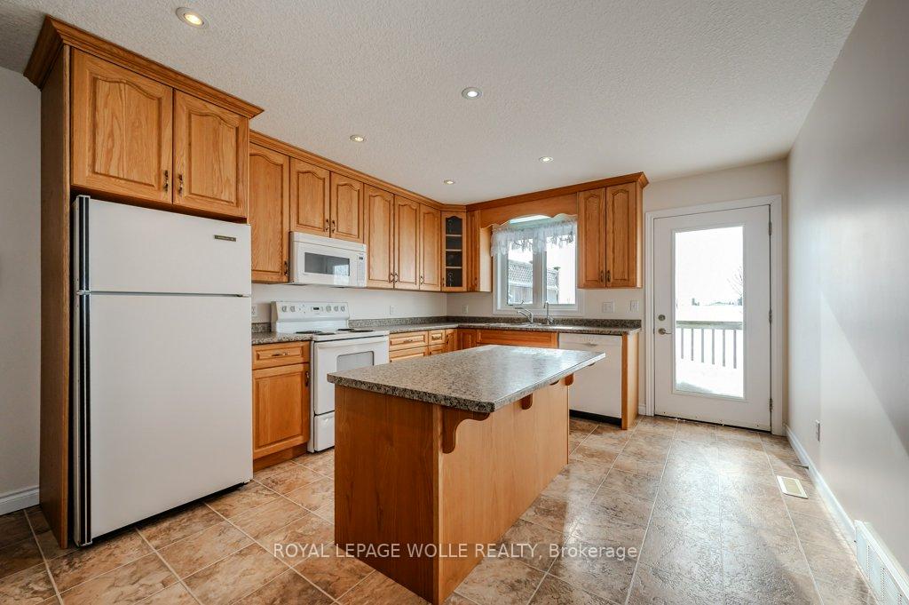 Photo 17 of Unit 3, 6906 Elgin Street, Perth East, Millbank — HOMEH
