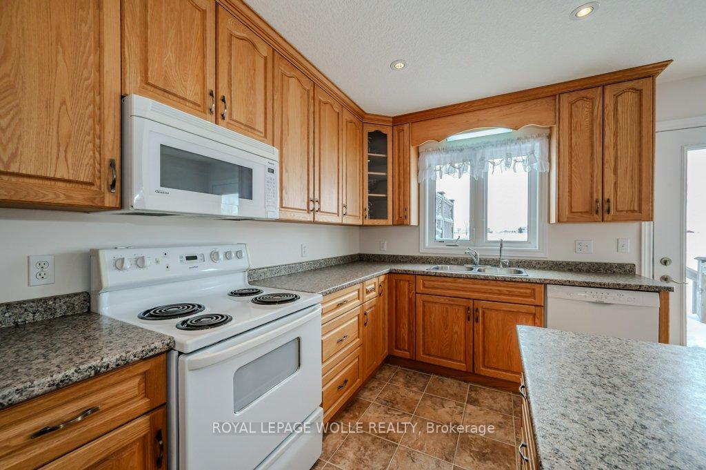 Photo 18 of Unit 3, 6906 Elgin Street, Perth East, Millbank — HOMEH