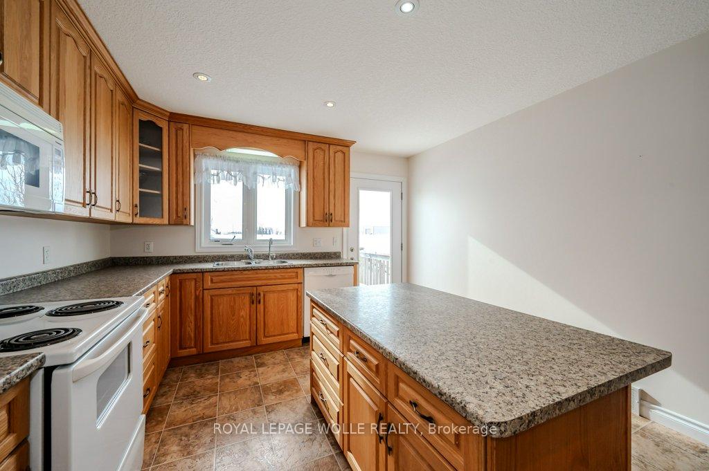 Photo 19 of Unit 3, 6906 Elgin Street, Perth East, Millbank — HOMEH