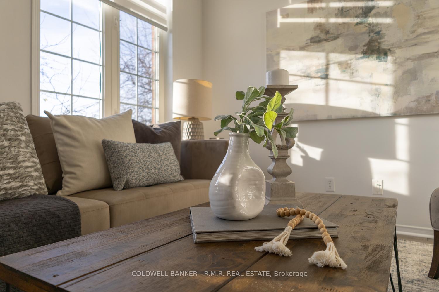 Photo 8 of 87 Sprucedale Way, Whitby, Pringle Creek — HOMEH
