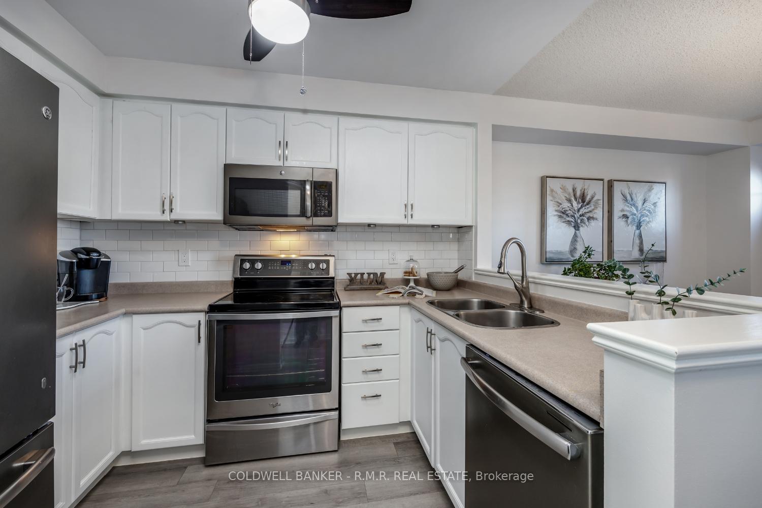 Photo 13 of 87 Sprucedale Way, Whitby, Pringle Creek — HOMEH