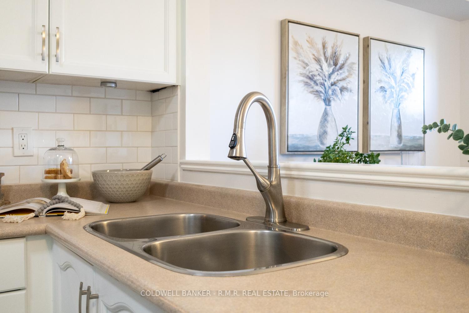 Photo 14 of 87 Sprucedale Way, Whitby, Pringle Creek — HOMEH
