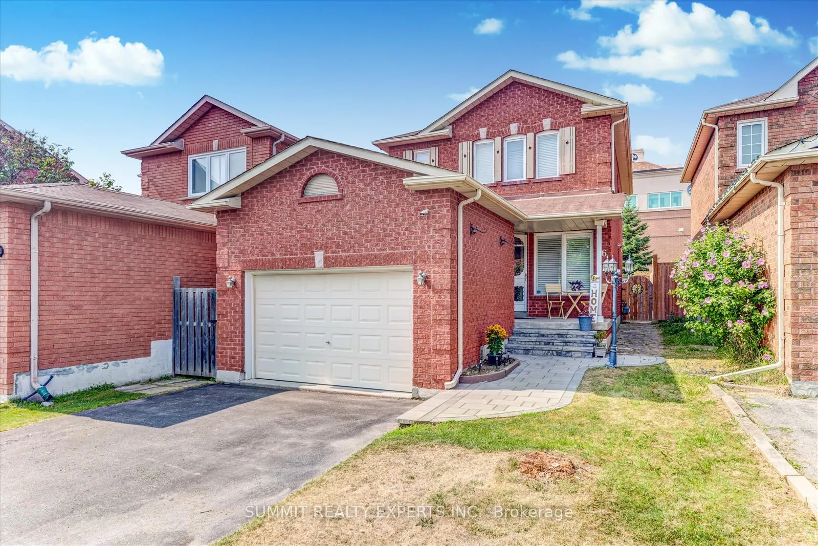 Photo 5 of 16 Candler Court, Clarington, Bowmanville — HOMEH