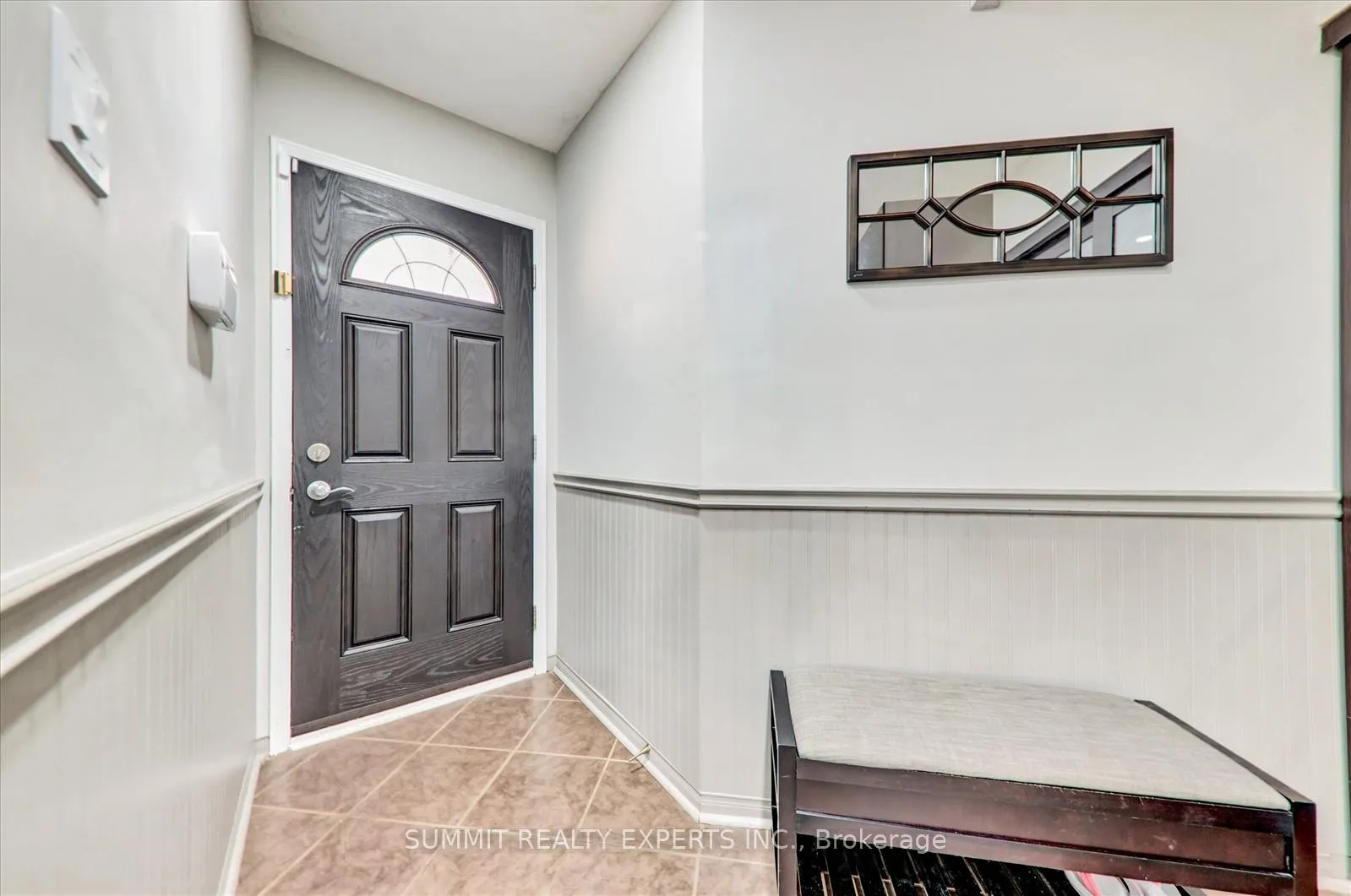Photo 7 of 16 Candler Court, Clarington, Bowmanville — HOMEH