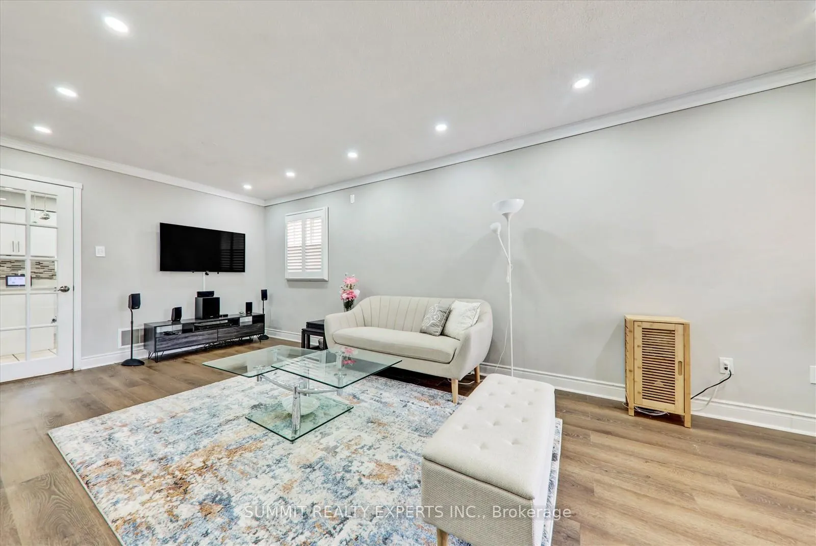 Photo 9 of 16 Candler Court, Clarington, Bowmanville — HOMEH