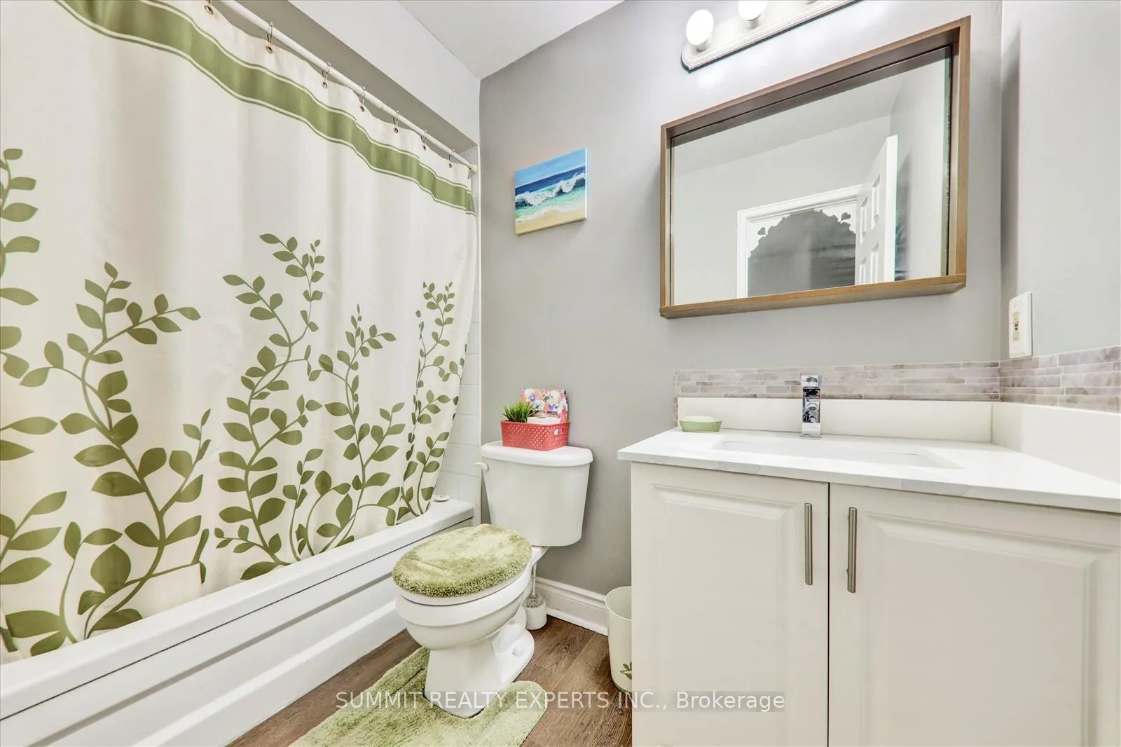 Photo 23 of 16 Candler Court, Clarington, Bowmanville — HOMEH