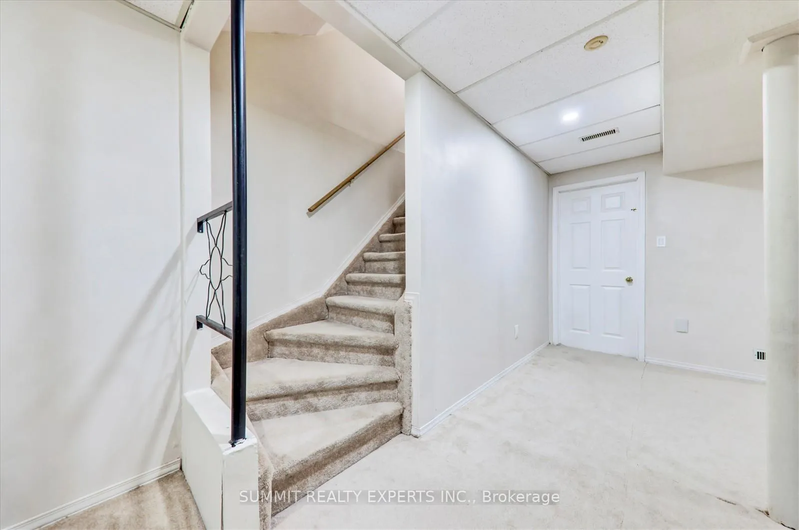 Photo 26 of 16 Candler Court, Clarington, Bowmanville — HOMEH
