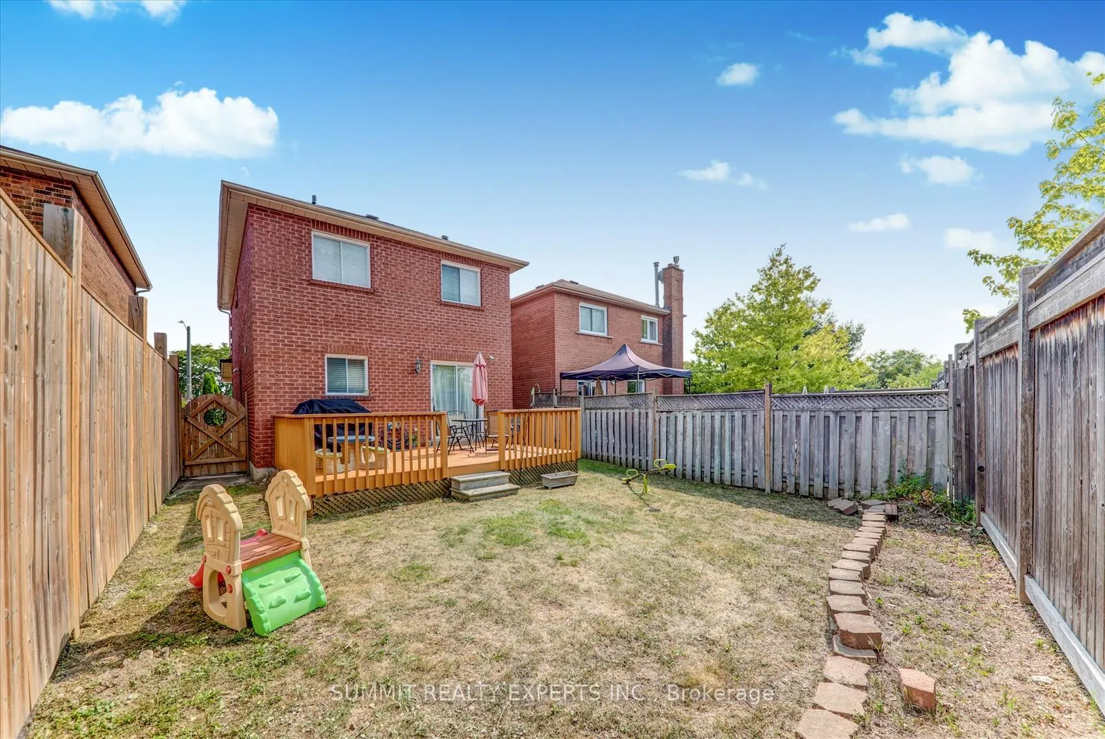 Photo 33 of 16 Candler Court, Clarington, Bowmanville — HOMEH