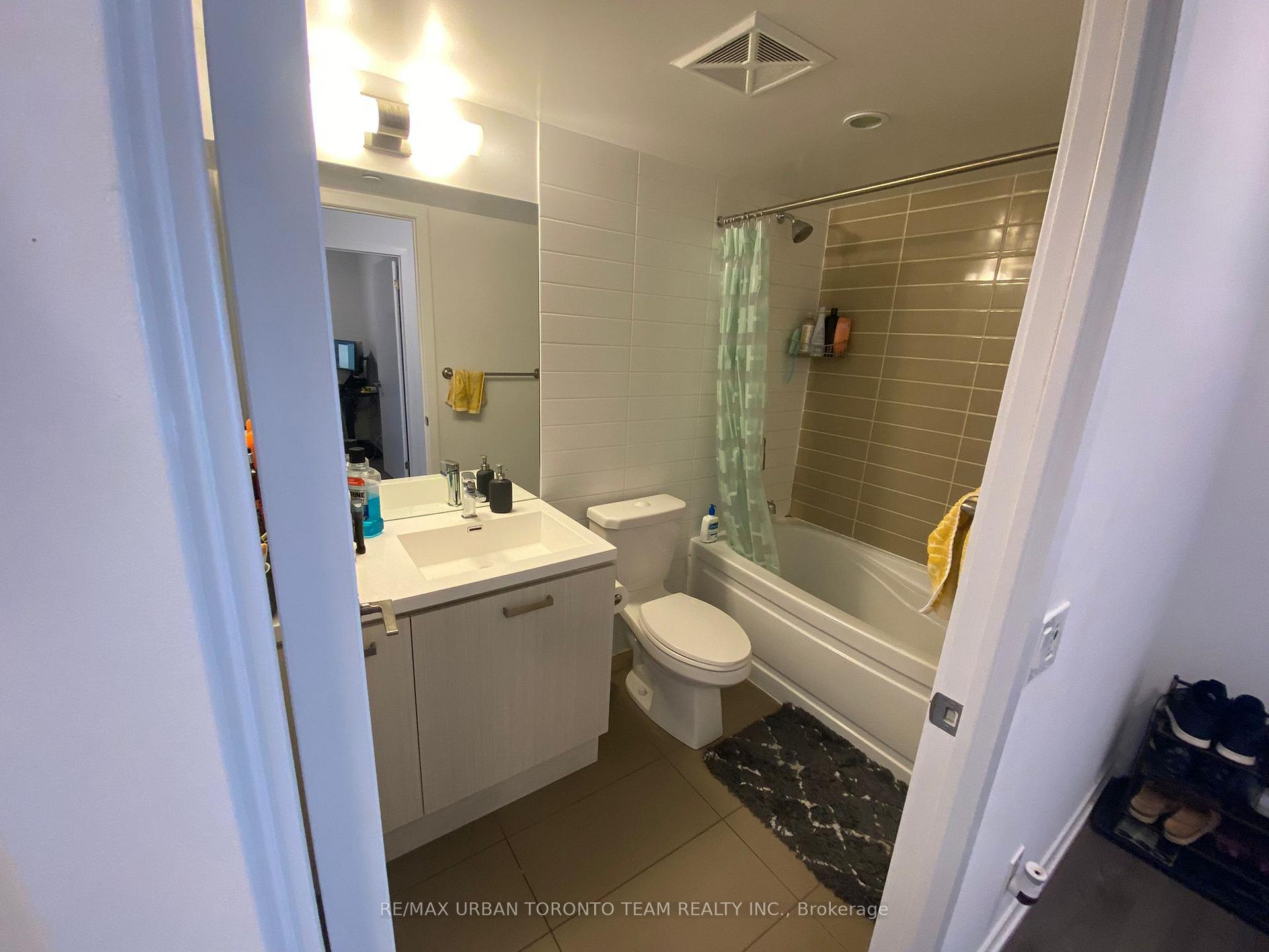 Photo 9 of Unit 1103, 125 Redpath Avenue, Toronto, Mount Pleasant West — HOMEH