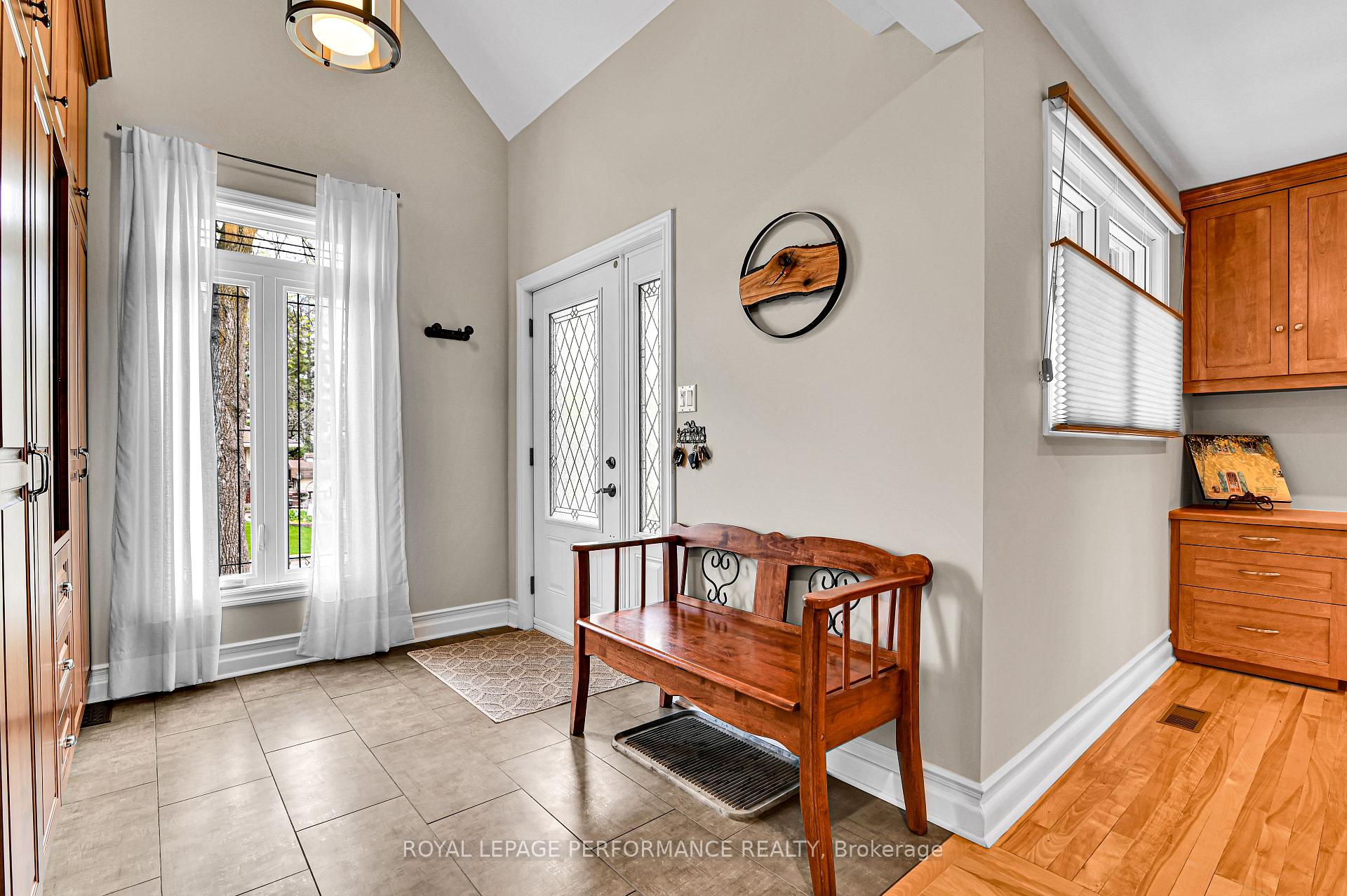 Photo 4 of 2030 Vincent Street, Ottawa, Elmvale Acres — HOMEH