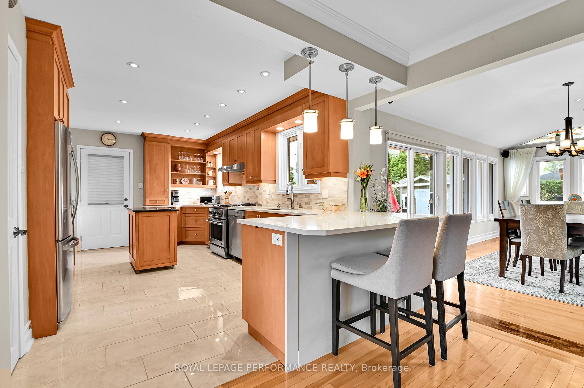 Photo 9 of 2030 Vincent Street, Ottawa, Elmvale Acres — HOMEH