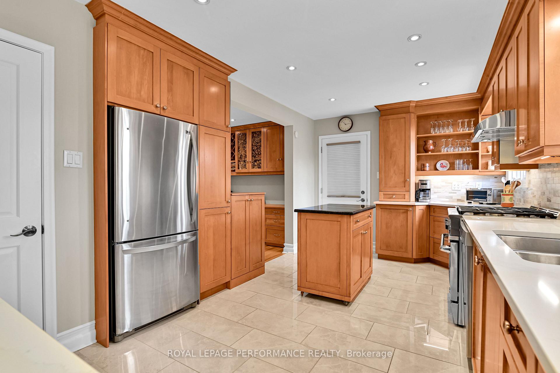 Photo 10 of 2030 Vincent Street, Ottawa, Elmvale Acres — HOMEH