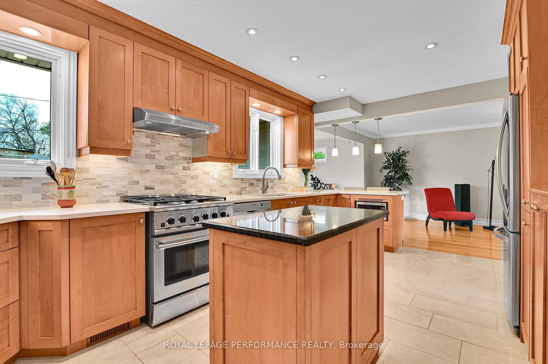 Photo 11 of 2030 Vincent Street, Ottawa, Elmvale Acres — HOMEH