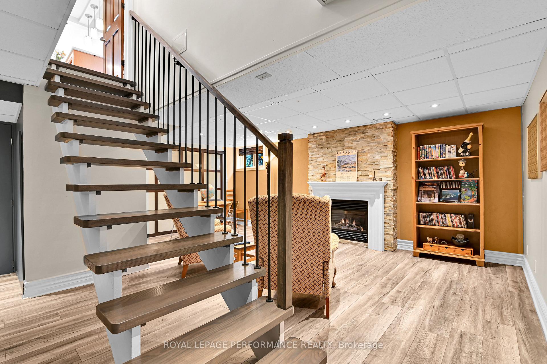 Photo 24 of 2030 Vincent Street, Ottawa, Elmvale Acres — HOMEH