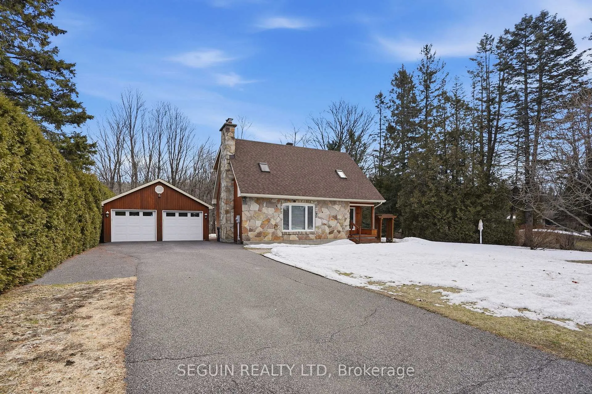 Photo 1 of 1165 Golf Road, Champlain, Champlain Twp — HOMEH