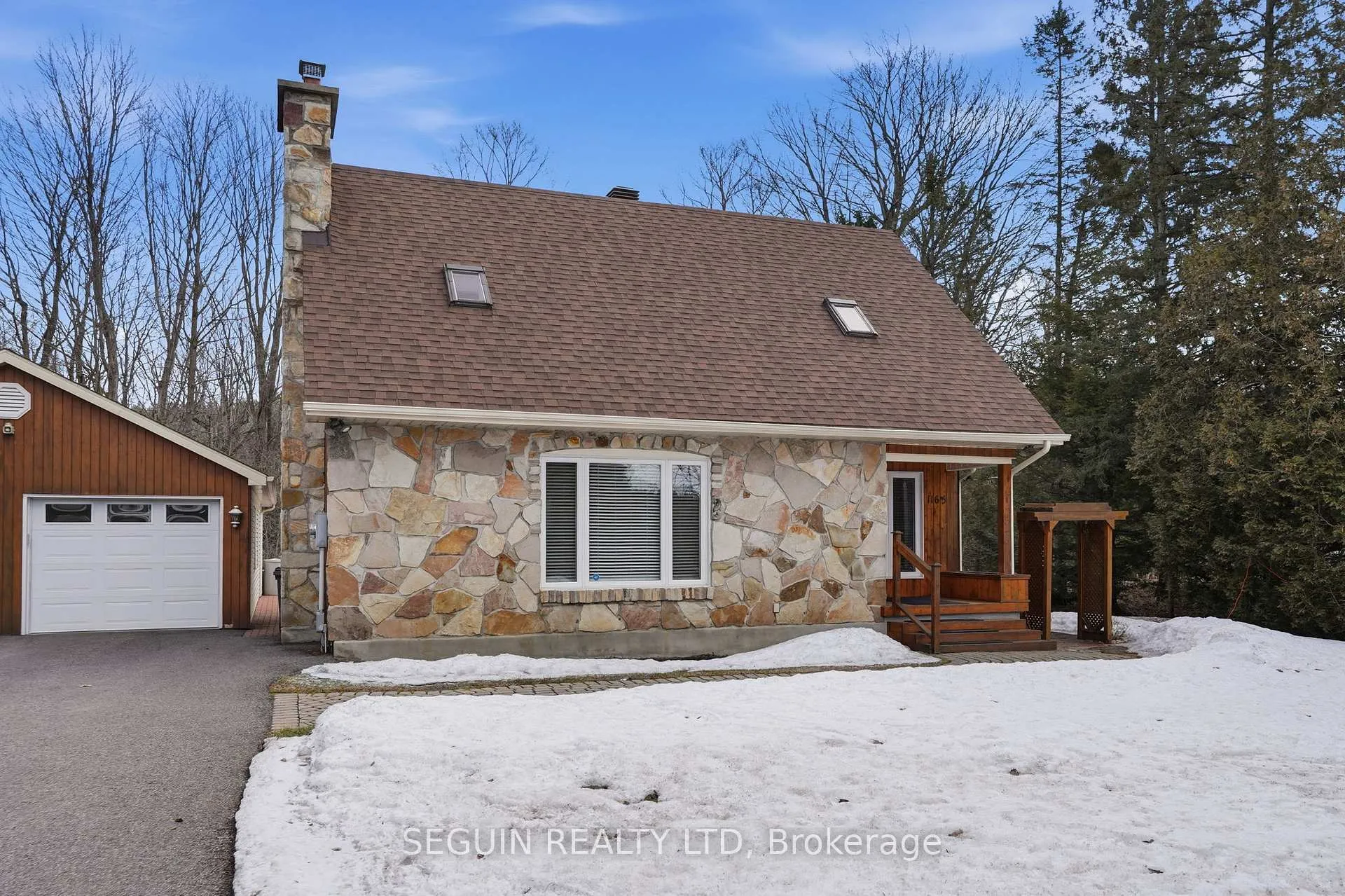 Photo 3 of 1165 Golf Road, Champlain, Champlain Twp — HOMEH