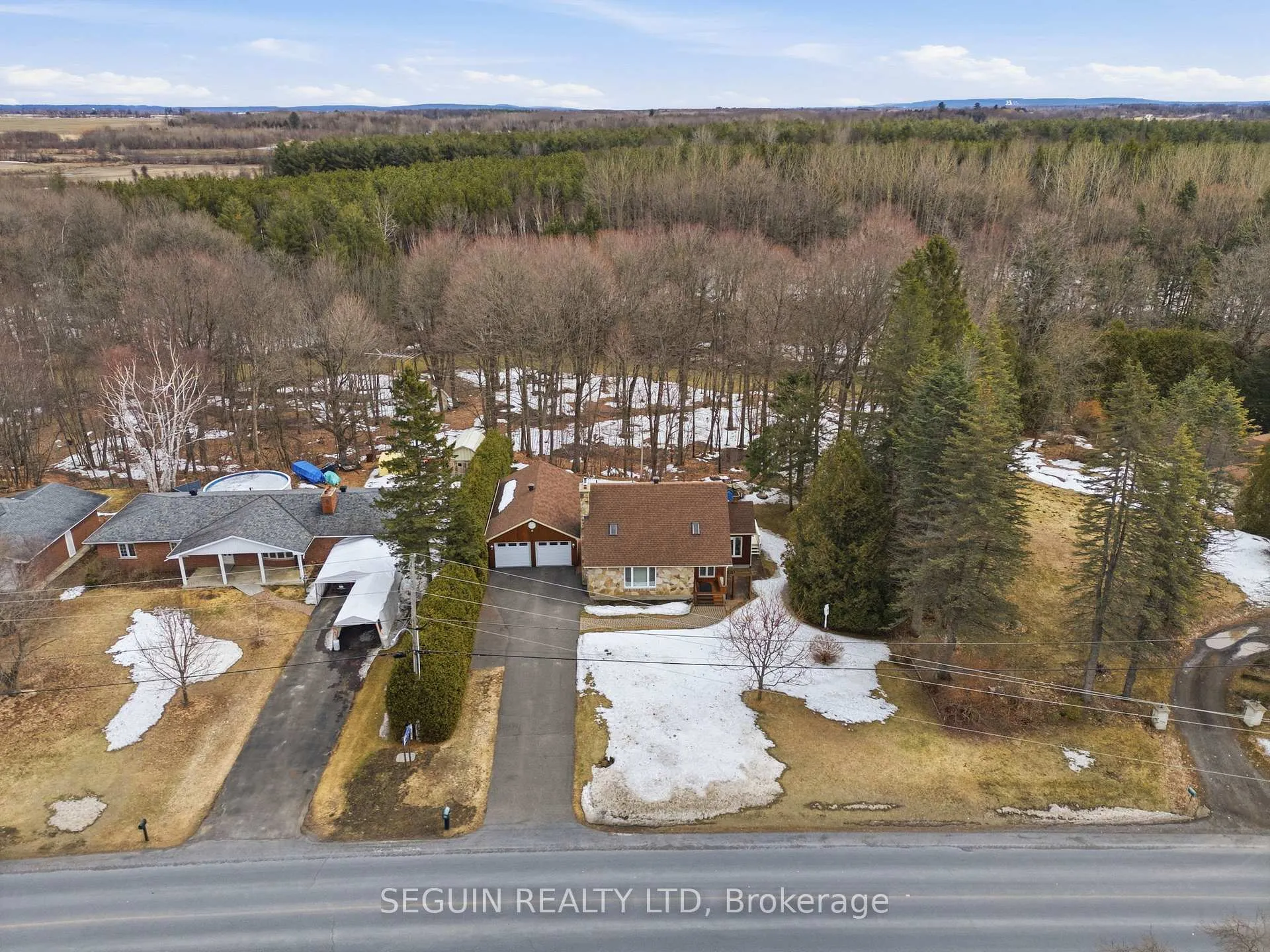 Photo 4 of 1165 Golf Road, Champlain, Champlain Twp — HOMEH