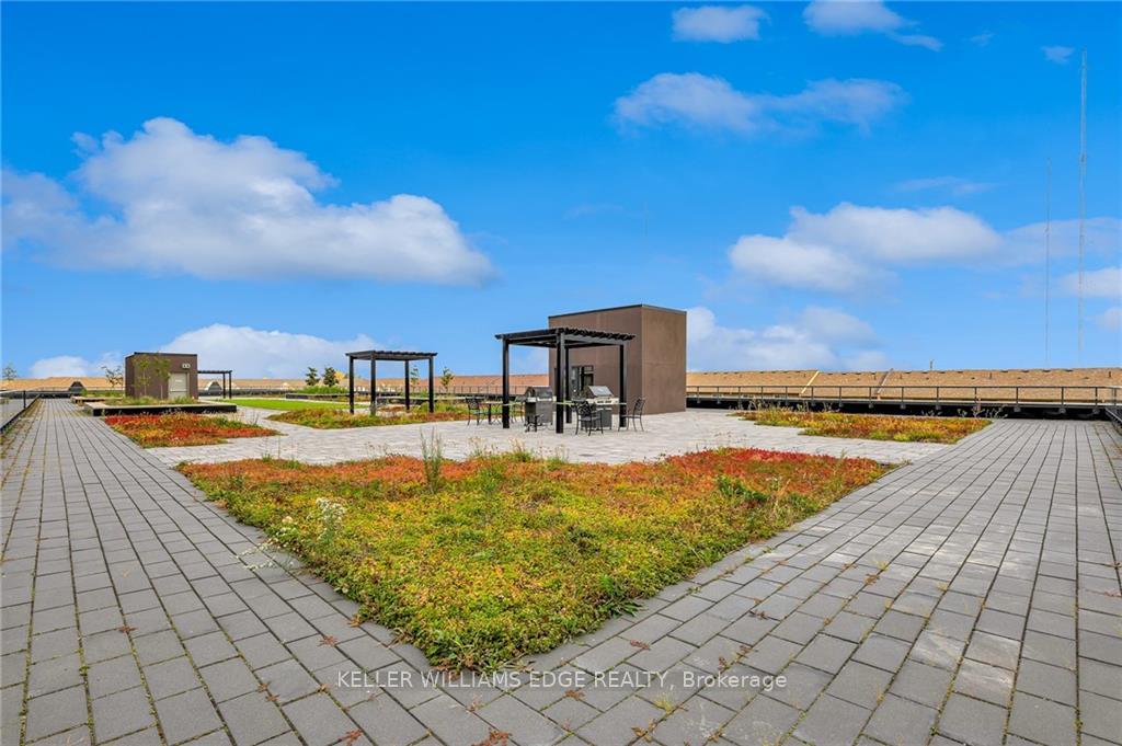 Photo 9 of Unit 401, 560 North Service Road, Grimsby, Grimsby Beach — HOMEH