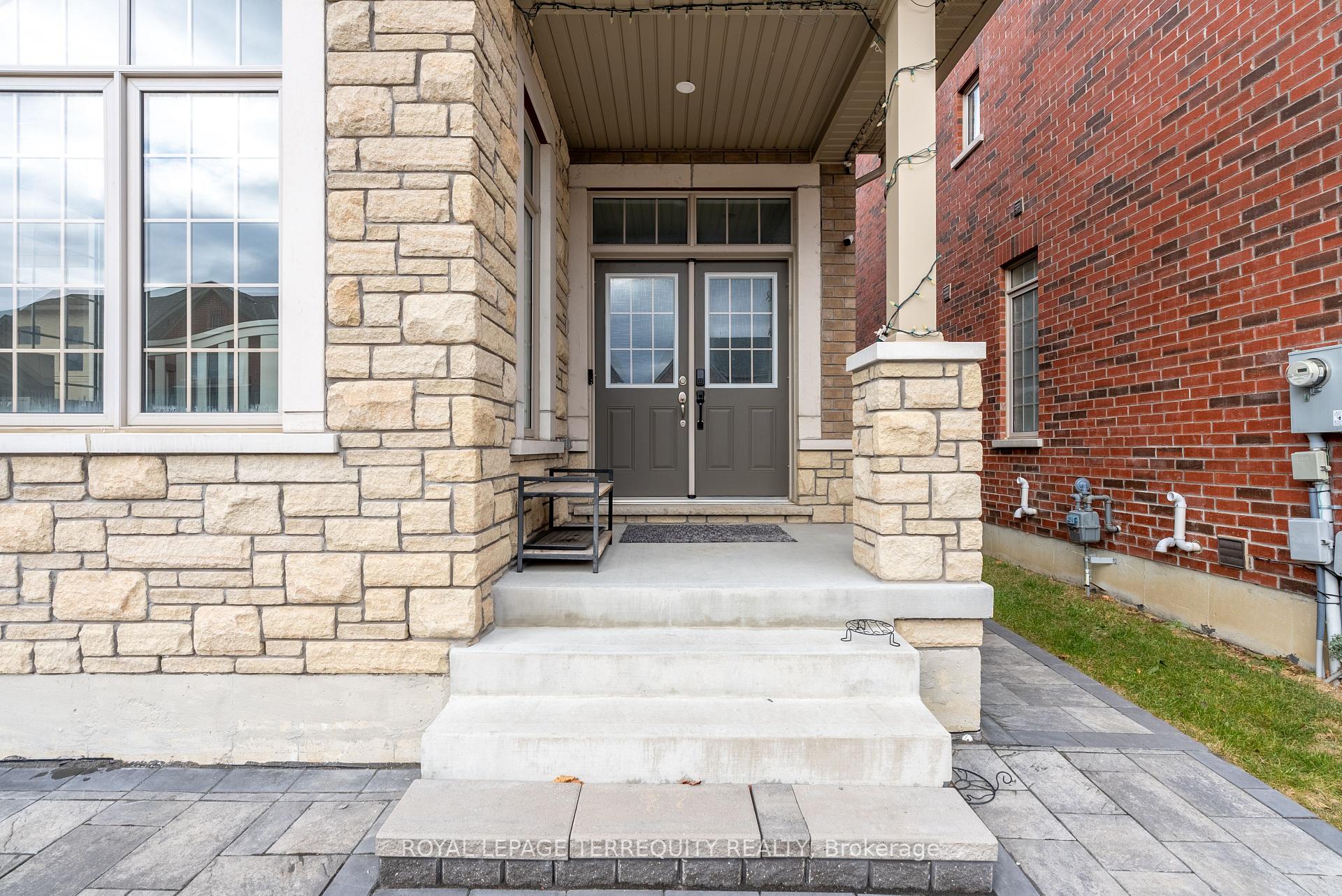 Photo 4 of 10 Schoolbridge Street, Ajax, Northwest Ajax — HOMEH