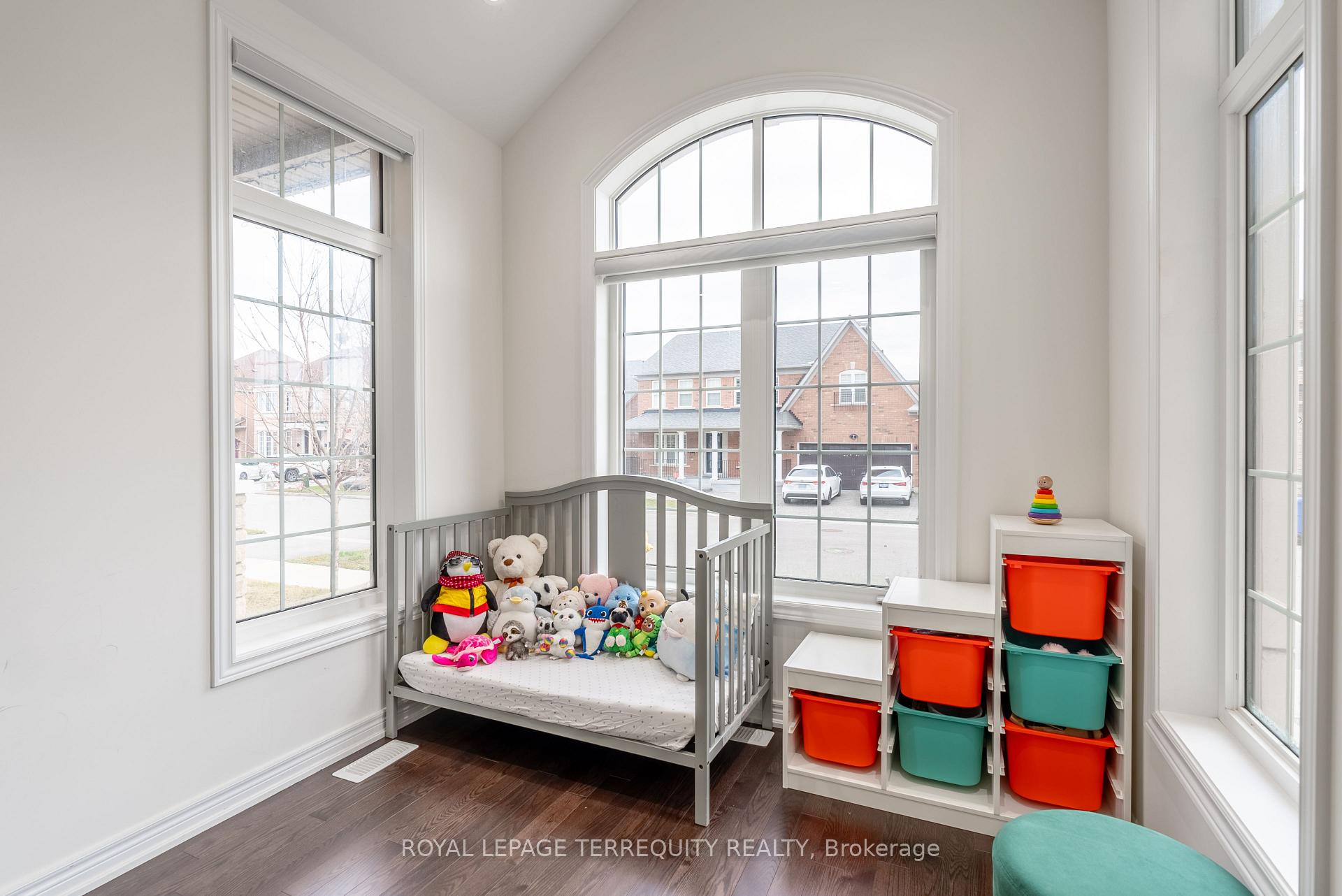 Photo 3 of 10 Schoolbridge Street, Ajax, Northwest Ajax — HOMEH