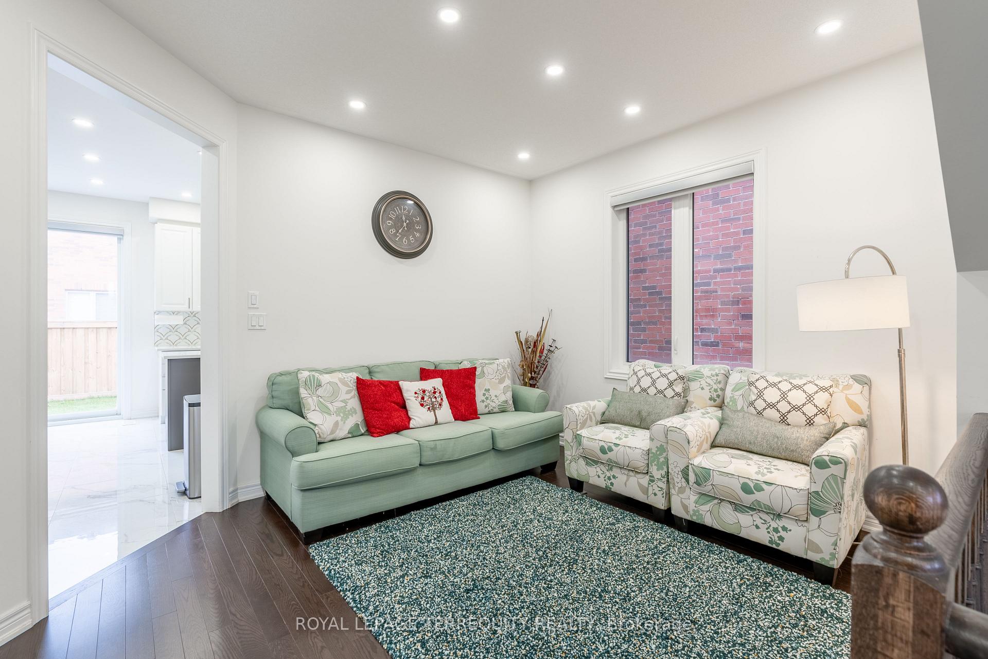 Photo 6 of 10 Schoolbridge Street, Ajax, Northwest Ajax — HOMEH