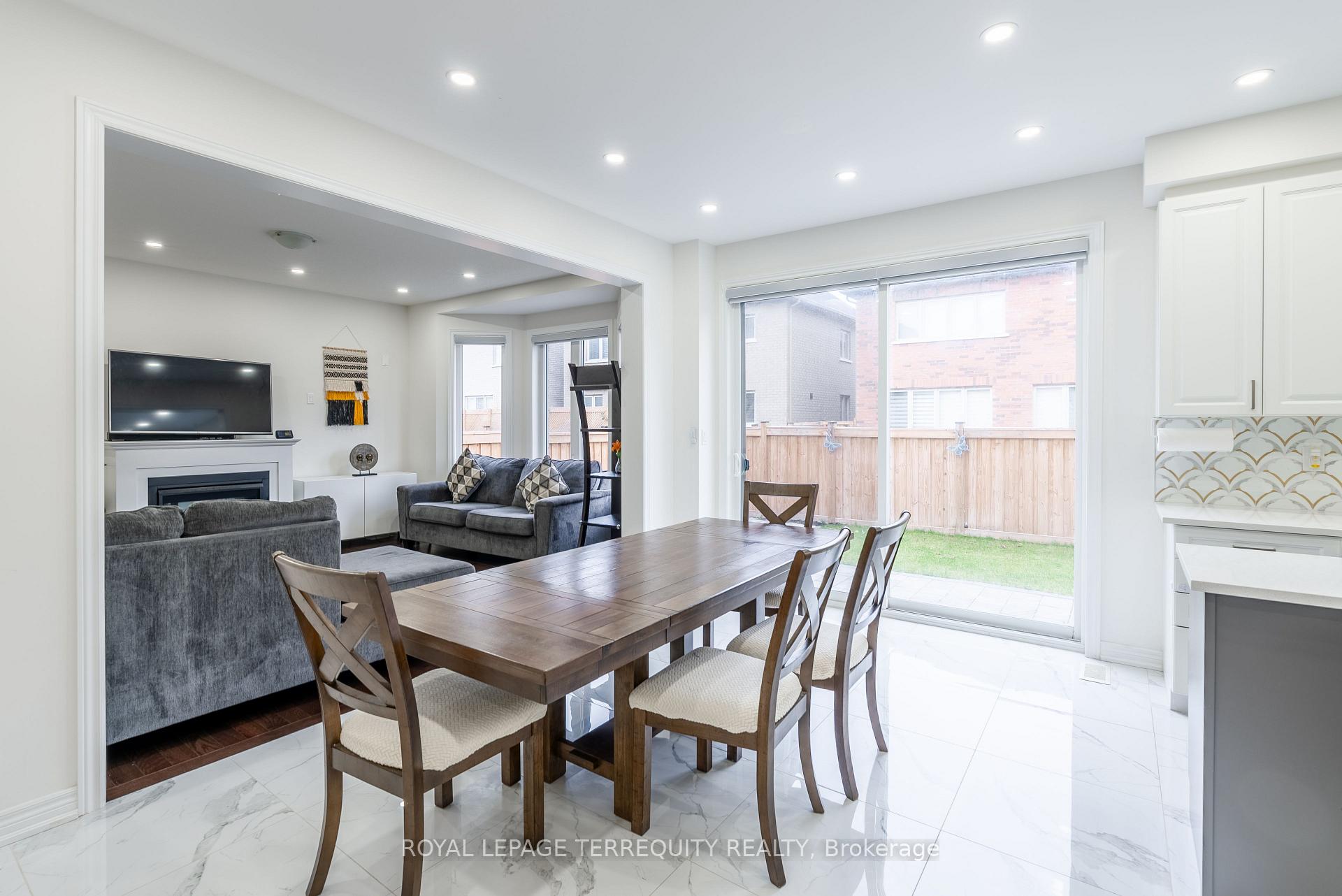 Photo 9 of 10 Schoolbridge Street, Ajax, Northwest Ajax — HOMEH