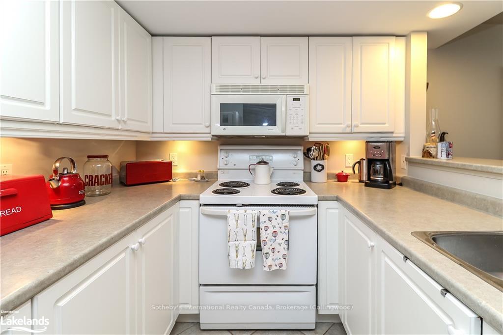 Photo 29 of 938 Cedar Pointe Court, Collingwood — HOMEH
