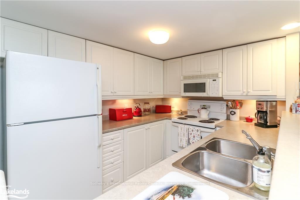 Photo 30 of 938 Cedar Pointe Court, Collingwood — HOMEH