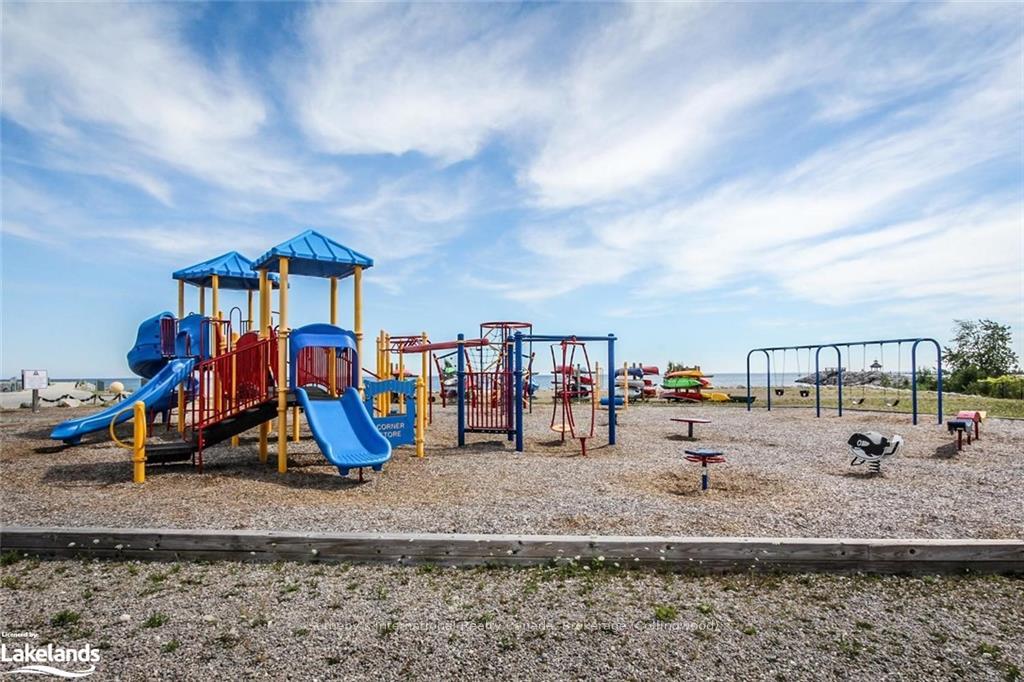 Photo 58 of 938 Cedar Pointe Court, Collingwood — HOMEH