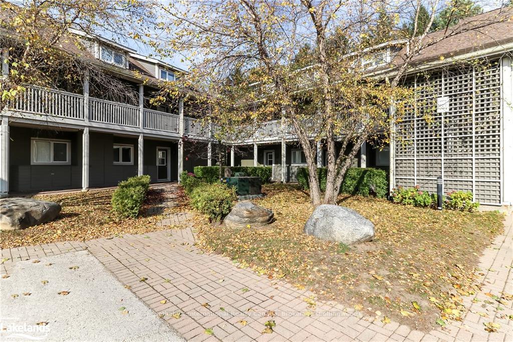 Photo 1 of 938 Cedar Pointe Court, Collingwood — HOMEH