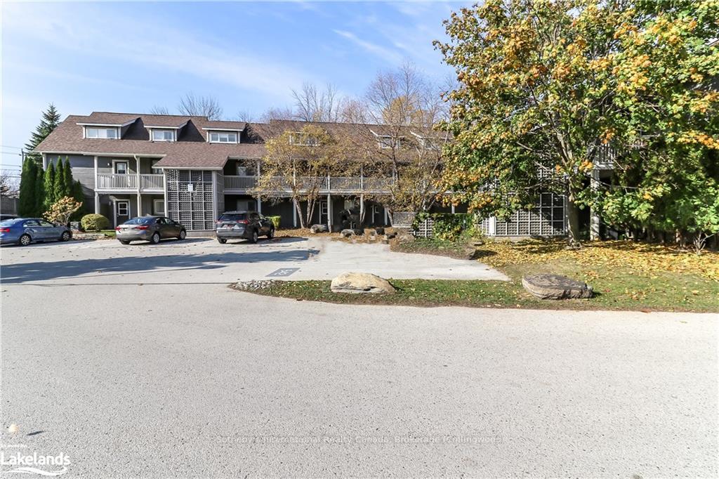 Photo 3 of 938 Cedar Pointe Court, Collingwood — HOMEH