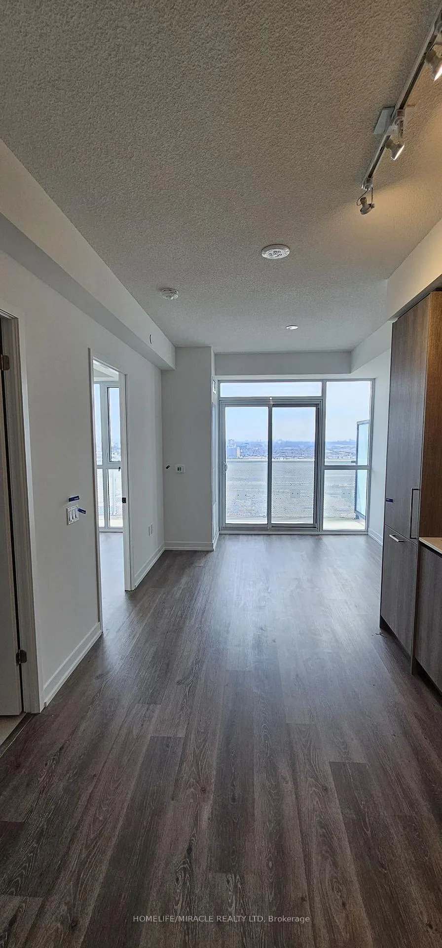 Photo 11 of Unit 3303, 225 Commerce Street, Vaughan, Vaughan Corporate Centre — HOMEH